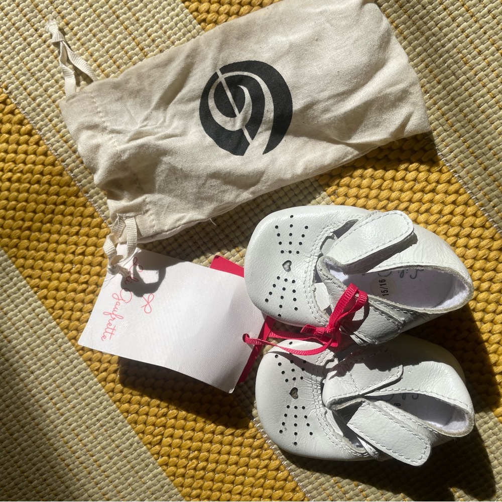 lili gaufrette  leather infant shoes 15/16 newborn NWT and pouch